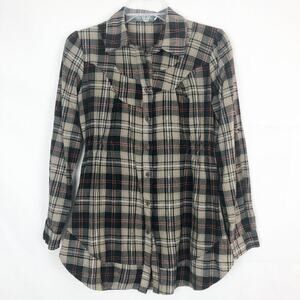 The Hanger Button Down Plaid Shirt Size Small High Low Hem